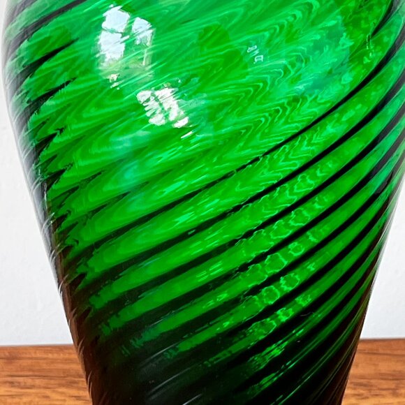 Rare Fenton Emerald Green Snow Crest Swirl 9.5" Vase Smooth Top w/ Sticker Vtg - Picture 5 of 15